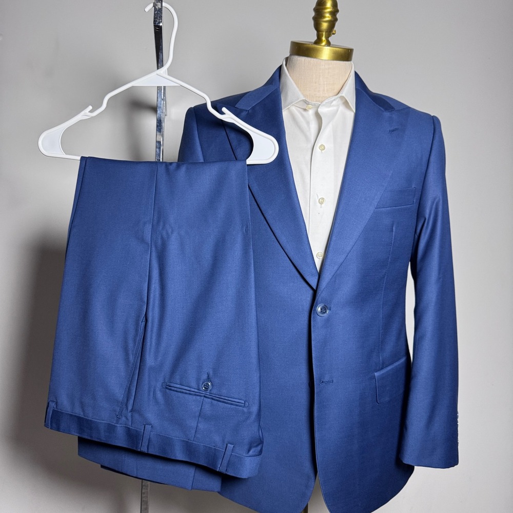 Lineage 2-Piece Suit Mens 40R 34x28 Blue Solid Modern Fit 2-Button Side Vent